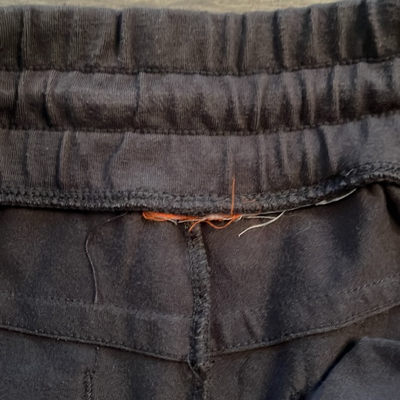 NIKE cropped grey jogging pants with pockets. Size Small - Picture 9 of 13